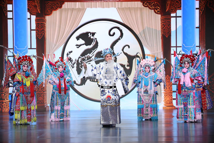 ������ۡ��л��к�Ϸ����������Ϸ��������δ��з�չ��